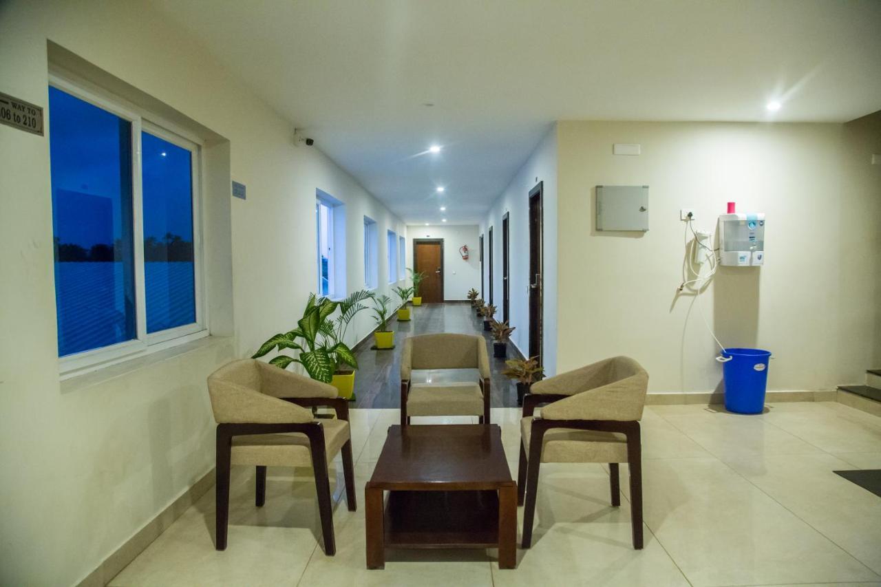 Hotel S-Inn Palakollu ภายนอก รูปภาพ