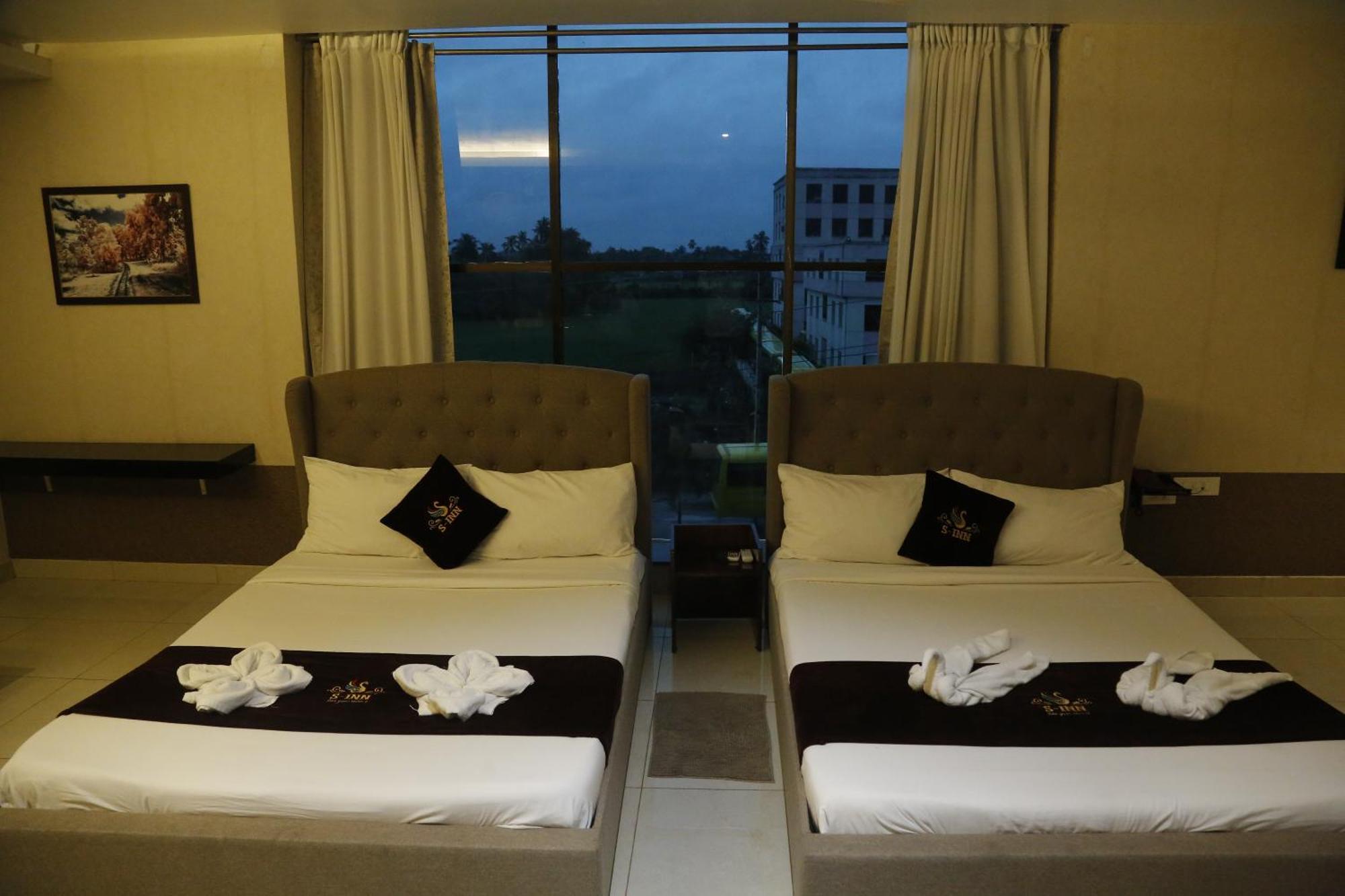 Hotel S-Inn Palakollu ภายนอก รูปภาพ