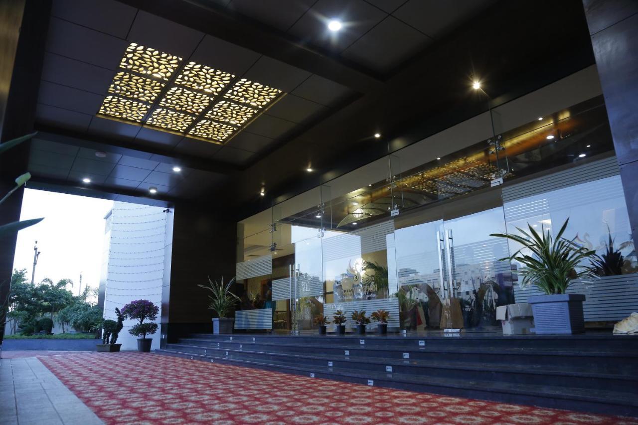 Hotel S-Inn Palakollu ภายนอก รูปภาพ
