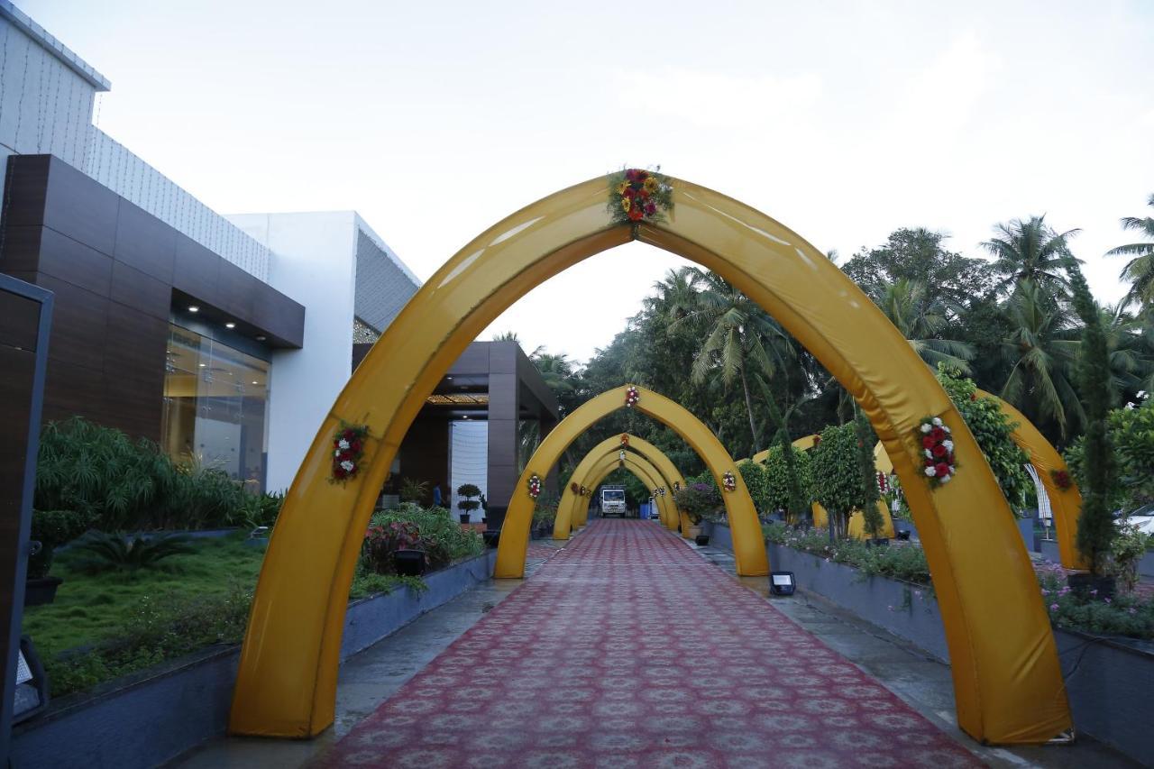 Hotel S-Inn Palakollu ภายนอก รูปภาพ